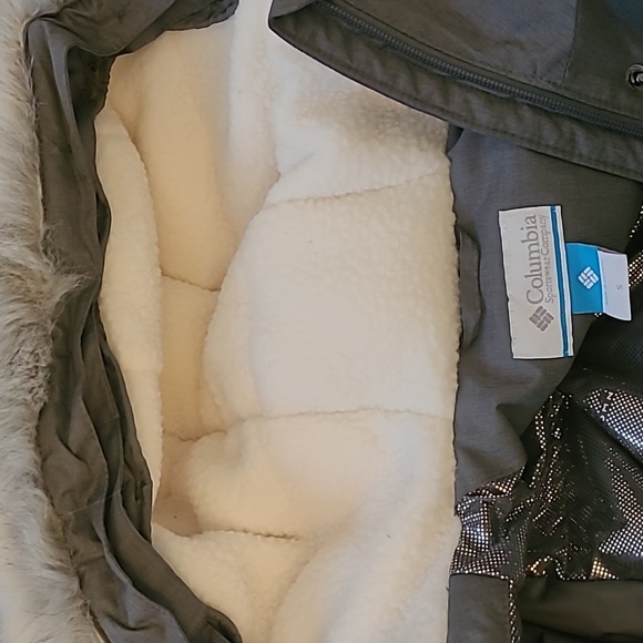 Columbia Women's winter jacket - Picture 6 of 8